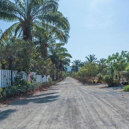 Ao Nang Oyo 809 Golden Palm Resort מראה חיצוני תמונה